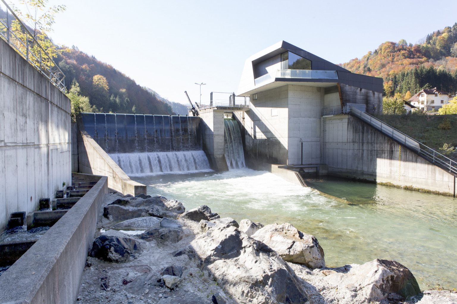 Bild einer Wasserkraftanlage in Österreich